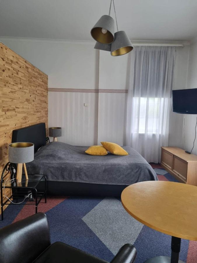 Hotell De Tolly Tõrve エクステリア 写真