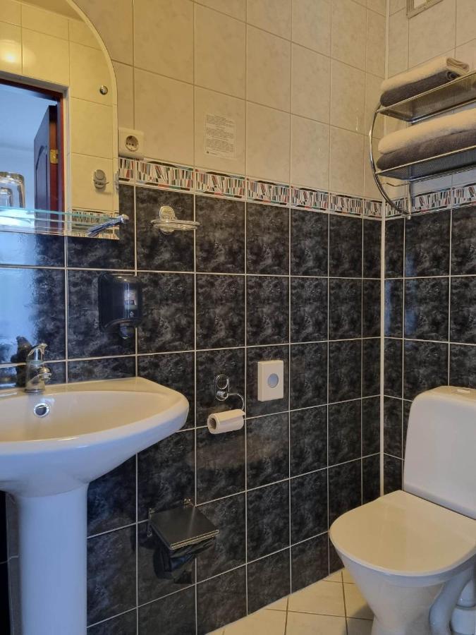 Hotell De Tolly Tõrve エクステリア 写真