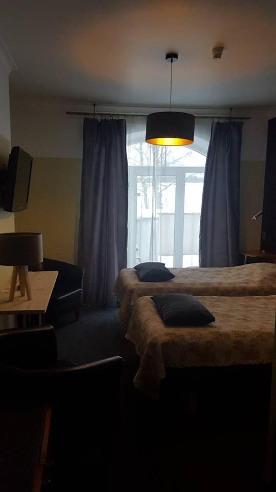 Hotell De Tolly Tõrve エクステリア 写真
