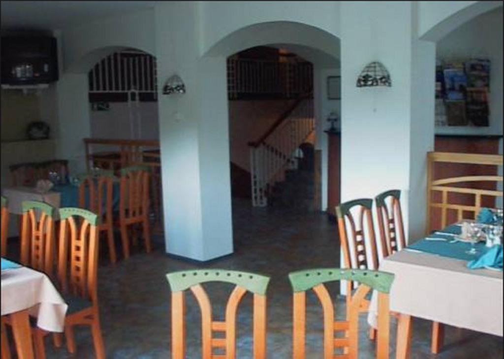 Hotell De Tolly Tõrve エクステリア 写真